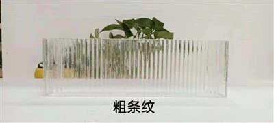 Gladka črta iu kozarec za stanovanja